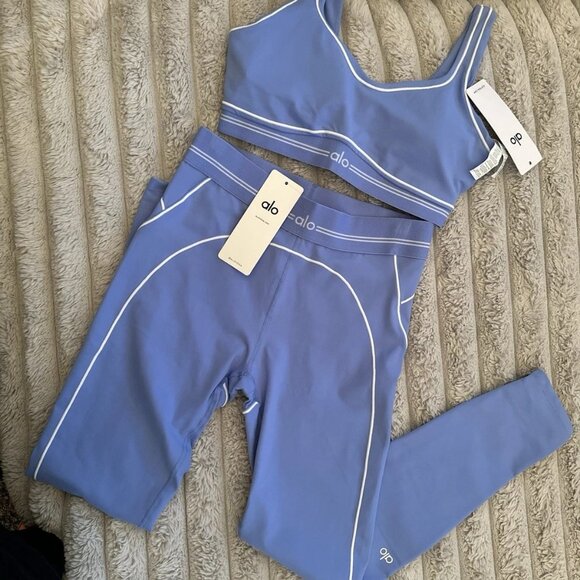 Alo Yoga Airbrush Heart Throb Bra and Legging Set Blue - Picture 2 of 3